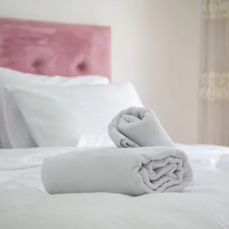 아파트 Cozy 1br & Sofabed With Two Inviting Balconies *