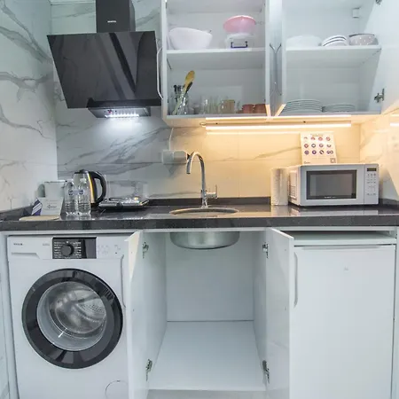 Cozy 1br & Sofabed With Two Inviting Balconies Istanbul